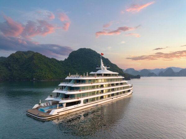 Tour Vịnh Hạ Long 2 Ngày 1 Đêm - Ngủ trên Du thuyền