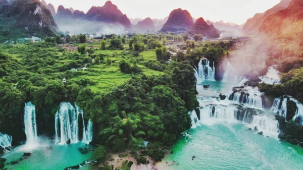 Tour VÒNG CUNG ĐÔNG BẮC 5 Ngày 4 Đêm